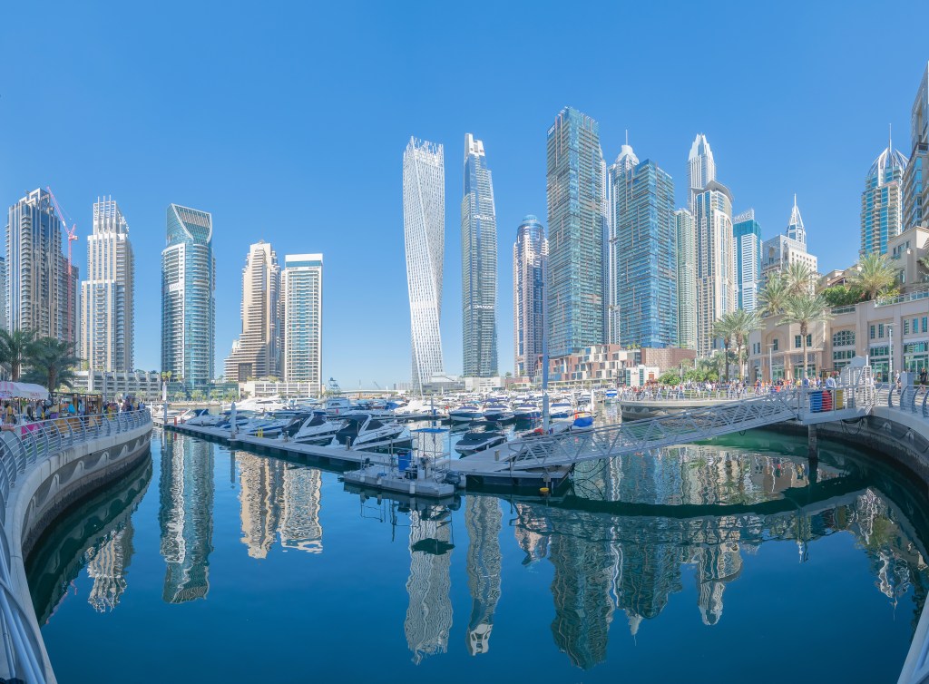 Investing in Luxury Waterfront Apartments in Dubai: A High-Growth Opportunity